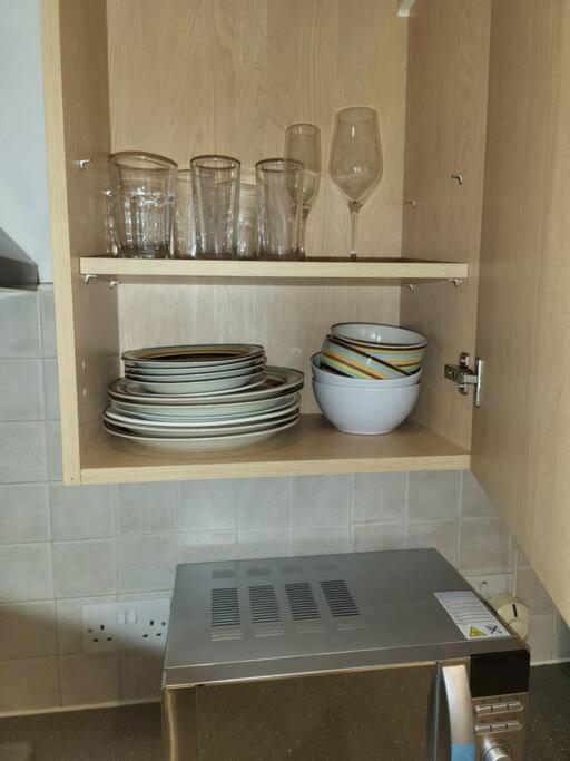Awesome 1 Bedroom Apartment *